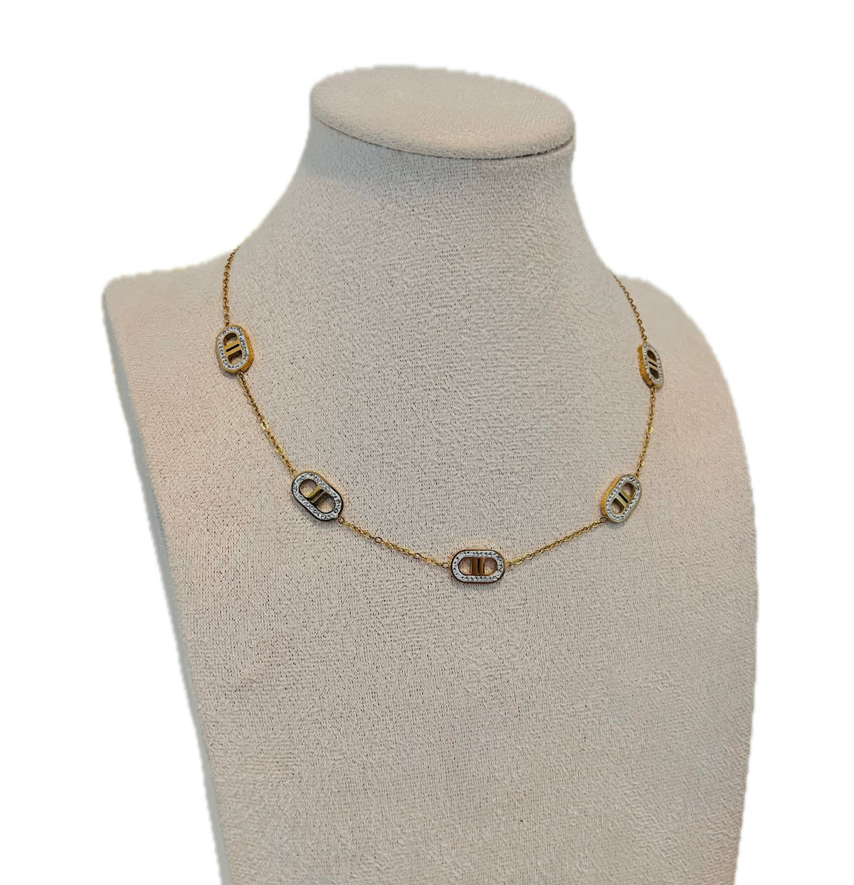 Collier Éva