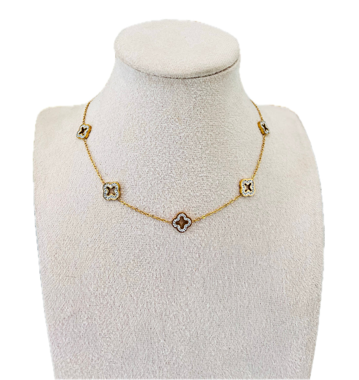 Collier Julia